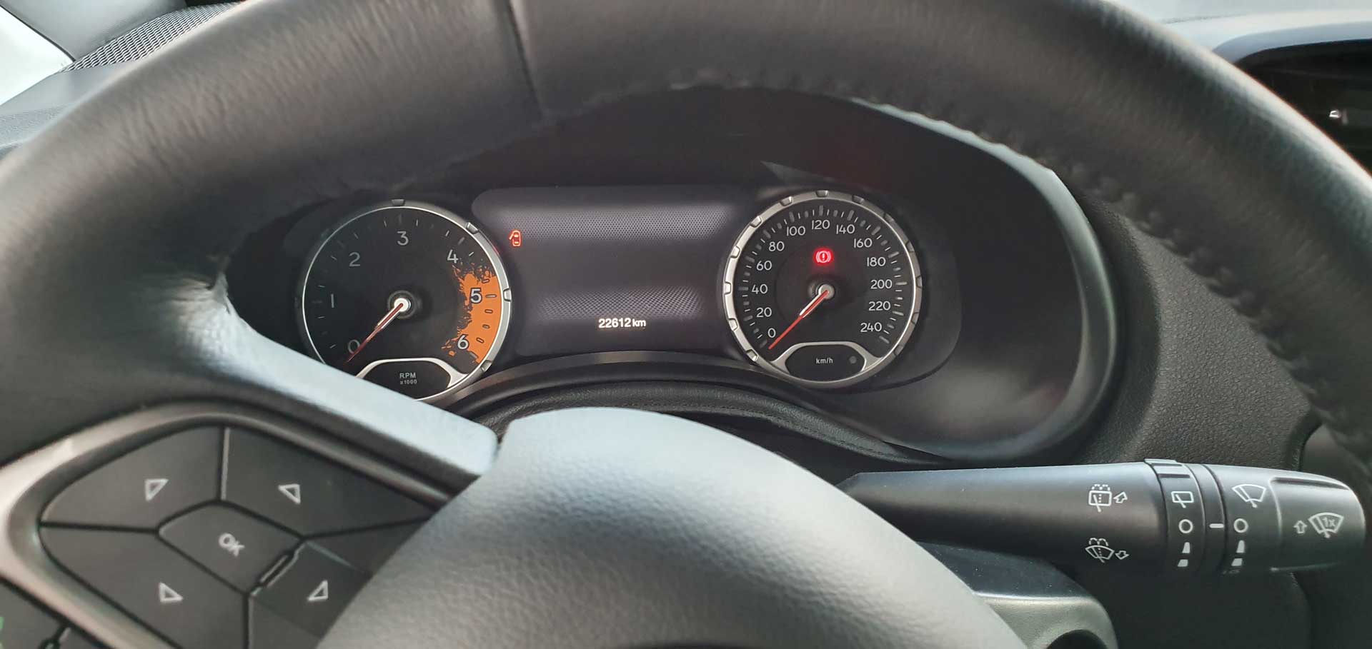 Jeep Renegade - dettaglio del suv - vendita auto a Torino Jeep Renegade - dettaglio del suv - vendita auto a Torino